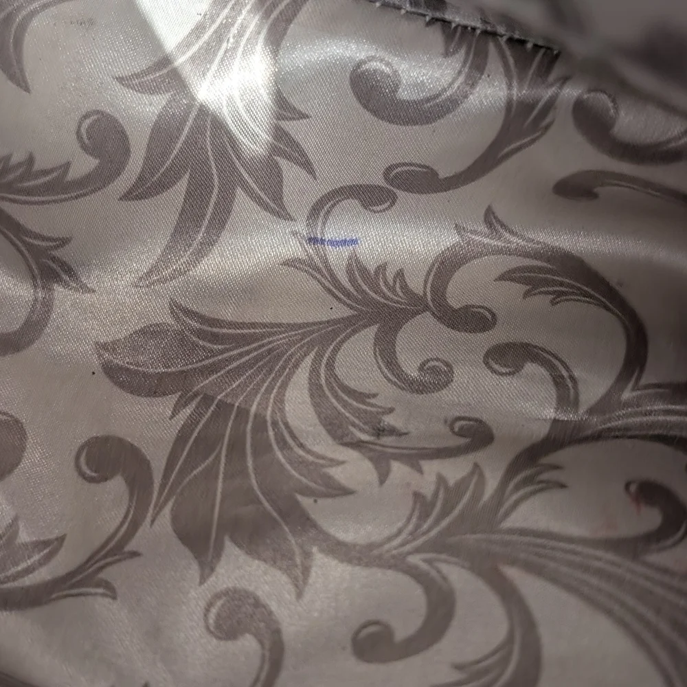 Tignanello Cinch Drawstring Hobo  Leather Shoulder Bag A385771 - Picture 4 of 4